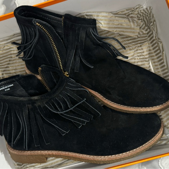Kate spade Betsie Fringed Black Suede Flat Ankle Boots size 10.5 M - Picture 2 of 6